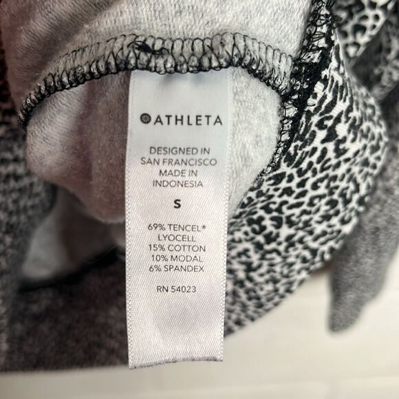 Athleta studio to street printed pullover sweatshirt - Picture 4 of 6